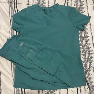 Figs scrub set